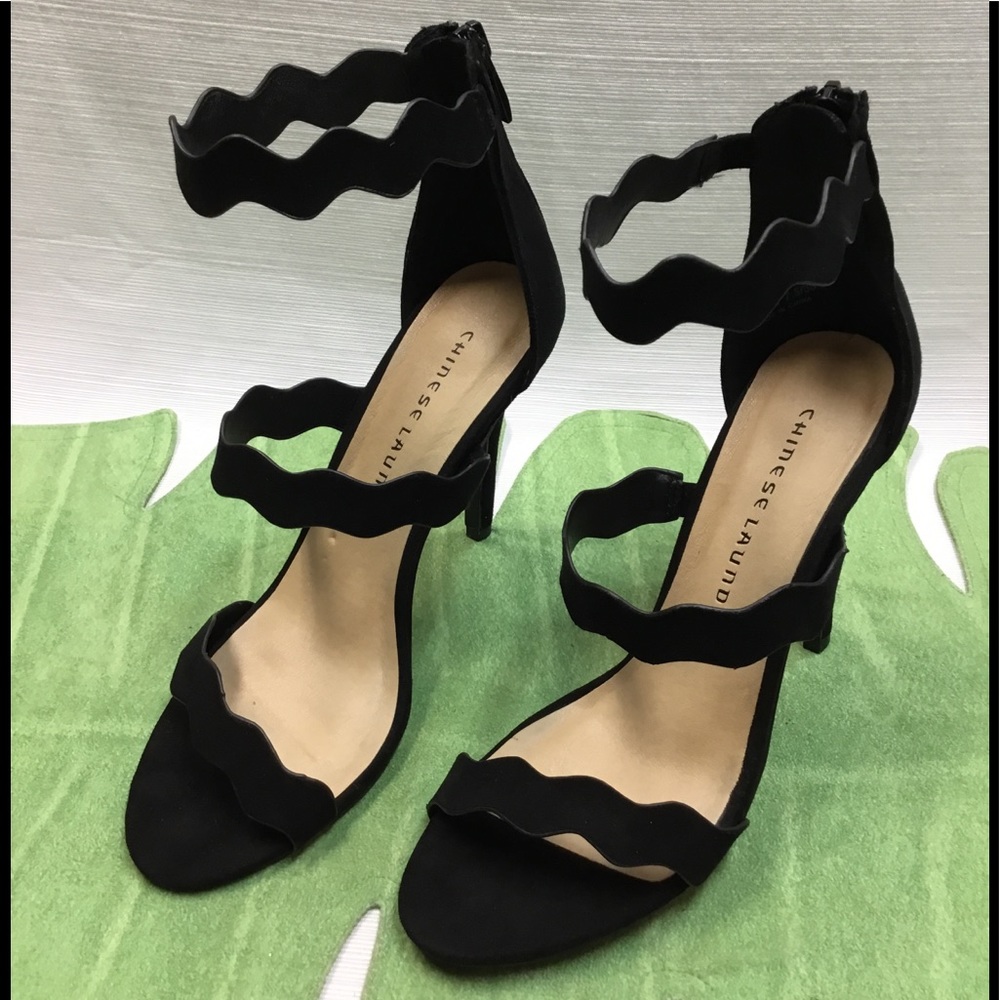 Striking Black Heels by Chinese Laundry - Picture 2 of 8